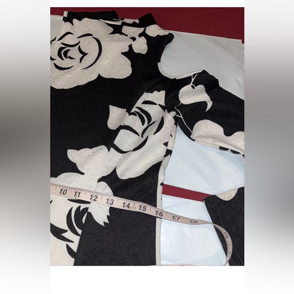 Aryeh Black Flowers DRESS Cold Shoulder A Line Stretchy Knit Mock Neck Flared L - Picture 10 of 11